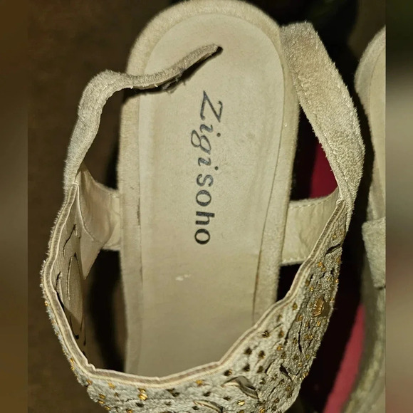 Zigi soho Shoes - Zigi soho size 7.5 wedge sandles.